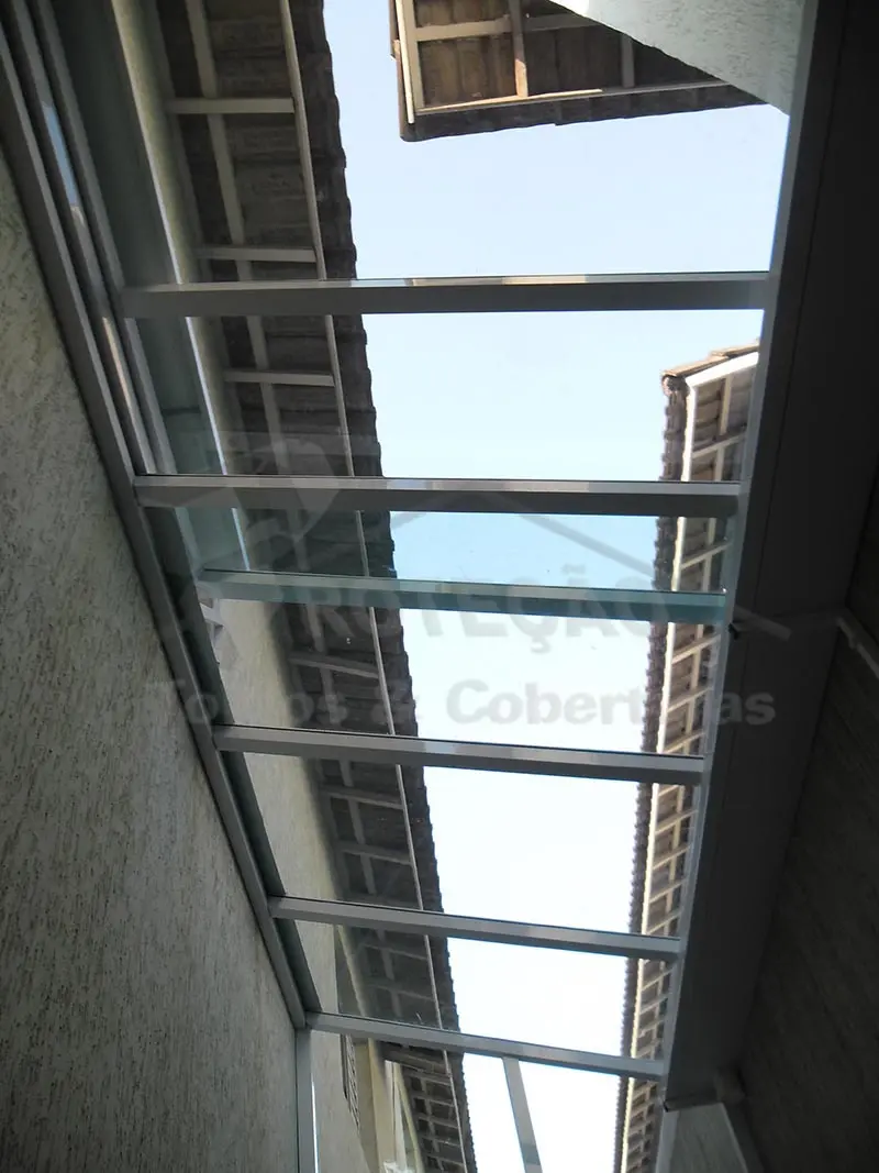 Coberturas retráteis de policarbonato na zona norte Toldos Proteção - Coberturas retráteis de policarbonato na zona norte